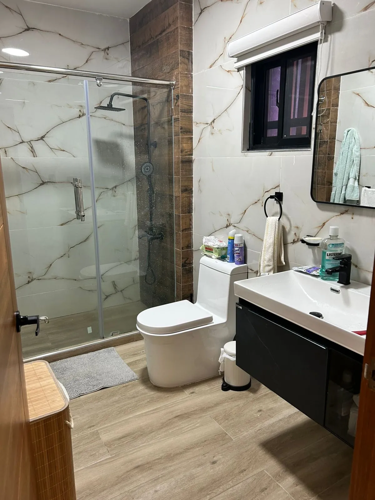 Casa muy completa con patio, piscina, jacuzzi y terraza
