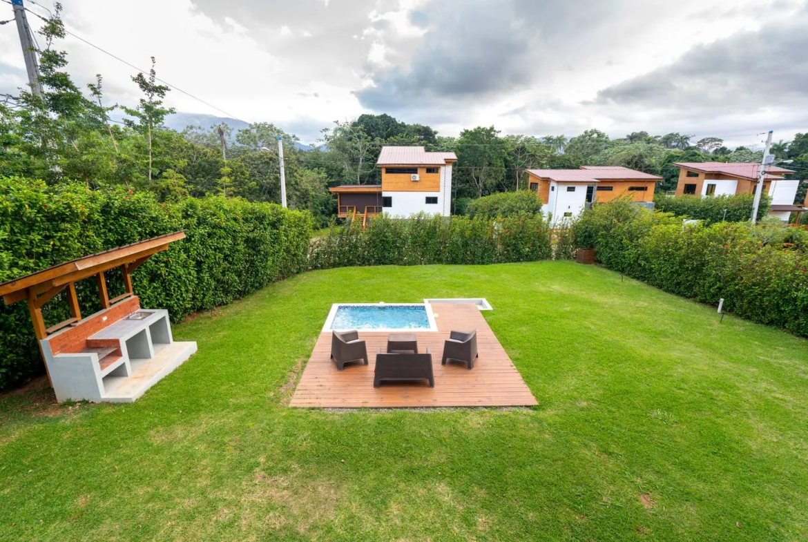 Hermosa villa vacacional en proyecto cerrada en Jarabacoa