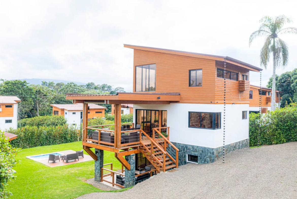 Hermosa villa vacacional en proyecto cerrada en Jarabacoa