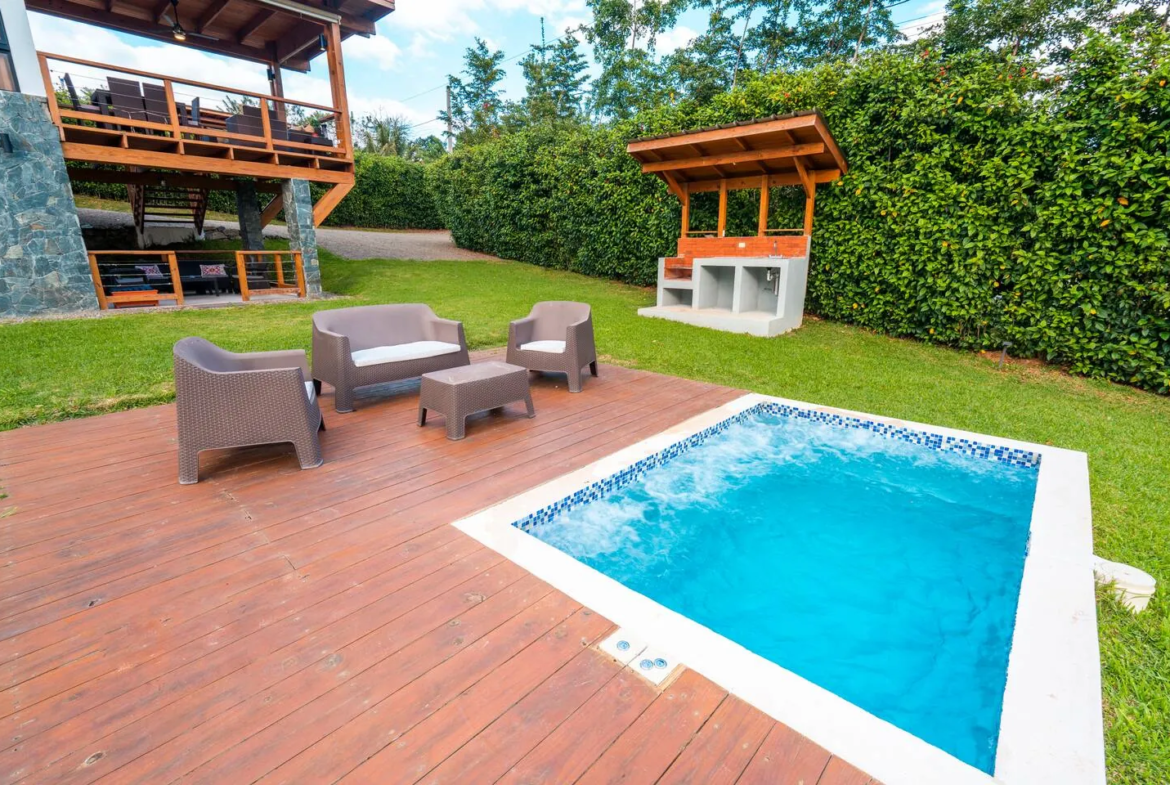 Hermosa villa vacacional en proyecto cerrada en Jarabacoa