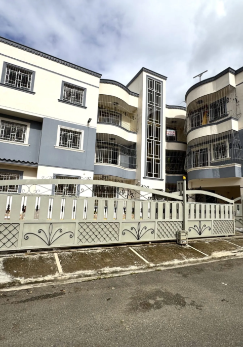 Apartamento 3er nivel construido en block