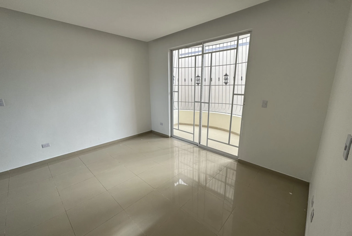 Apartamento 3er nivel construido en block