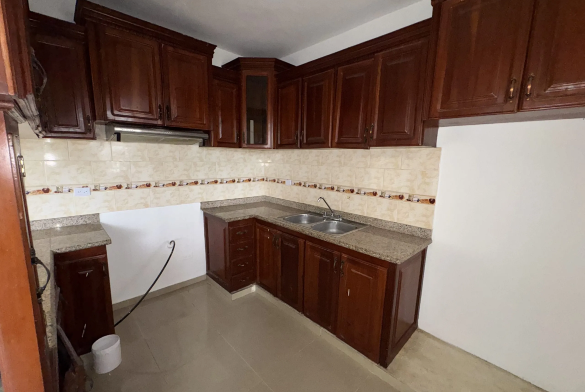 Apartamento 3er nivel construido en block