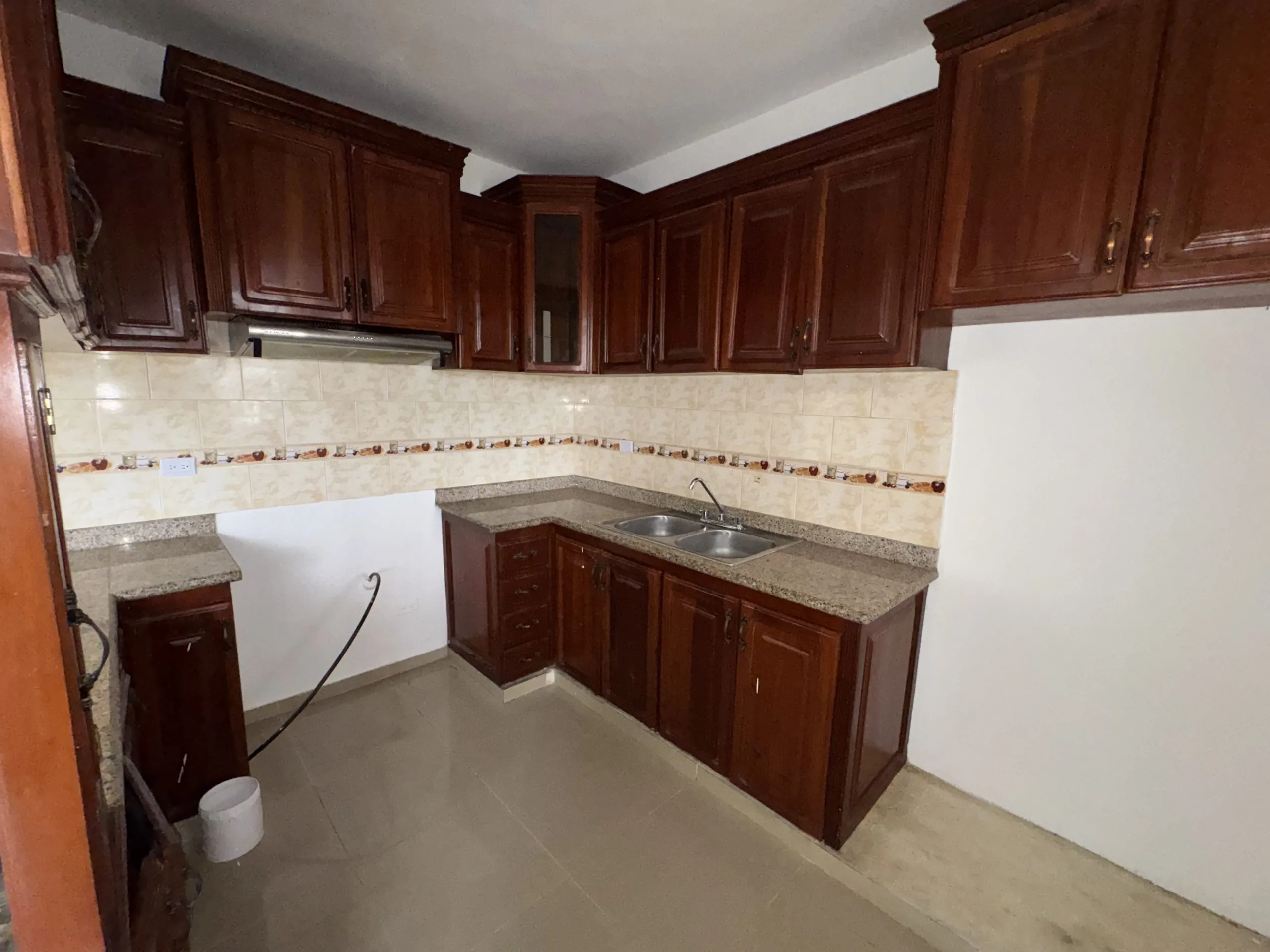 Apartamento 3er nivel construido en block