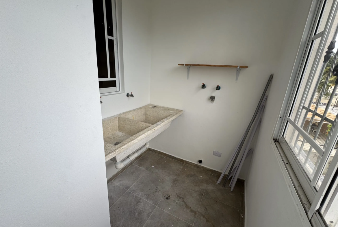 Apartamento 3er nivel construido en block