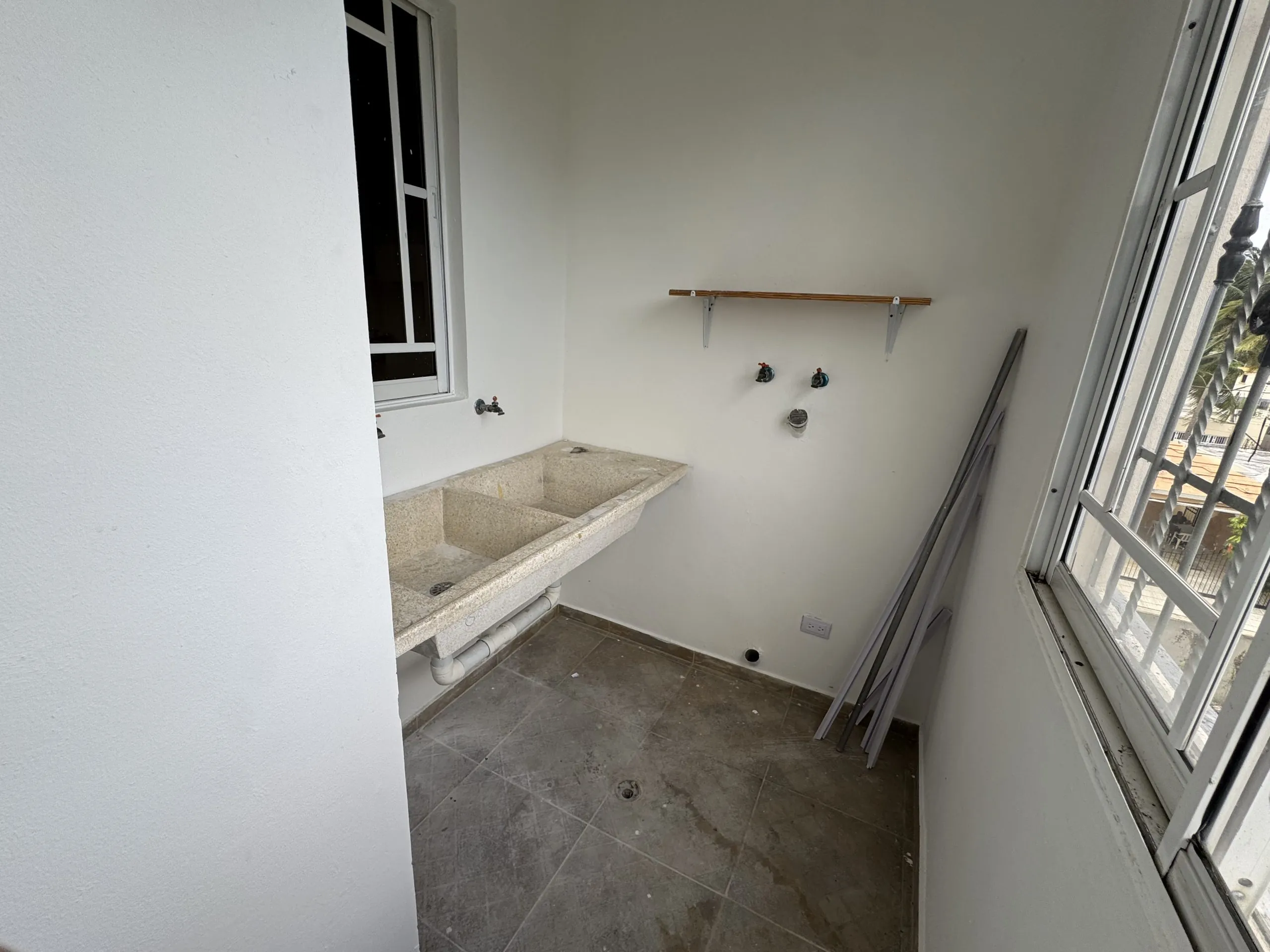 Apartamento 3er nivel construido en block
