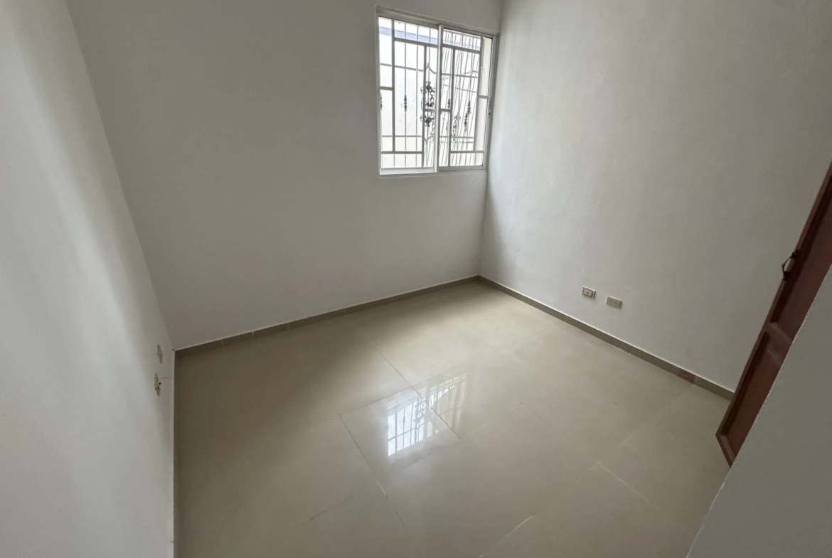 Apartamento 3er nivel construido en block