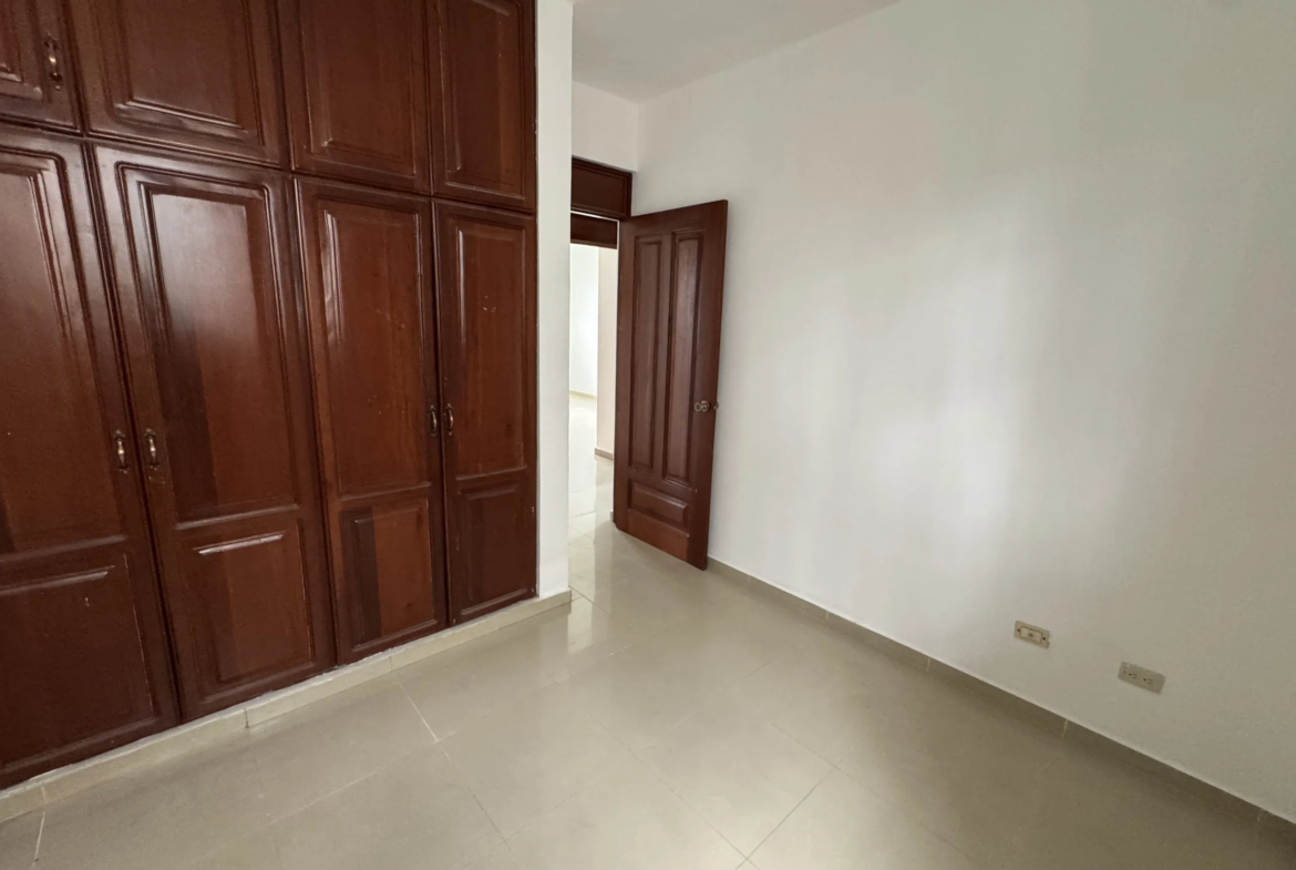 Apartamento 3er nivel construido en block