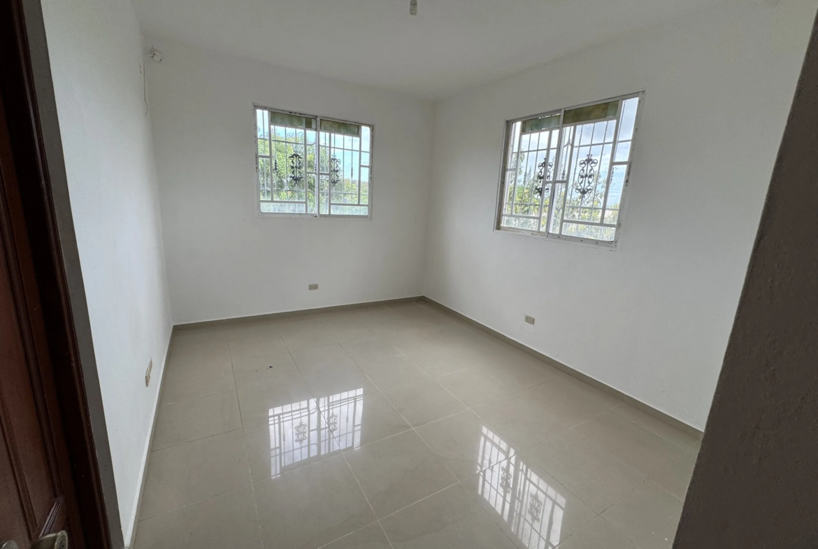 Apartamento 3er nivel construido en block