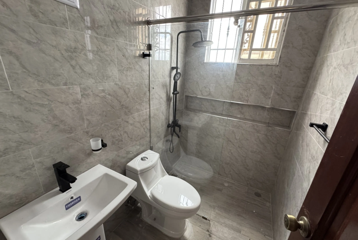 Apartamento 3er nivel construido en block