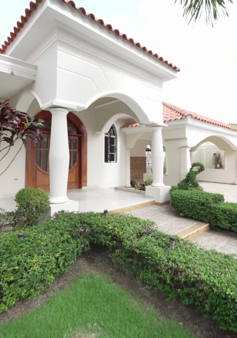 Amplia casa con ubicación exclusiva con 791 m² de terreno