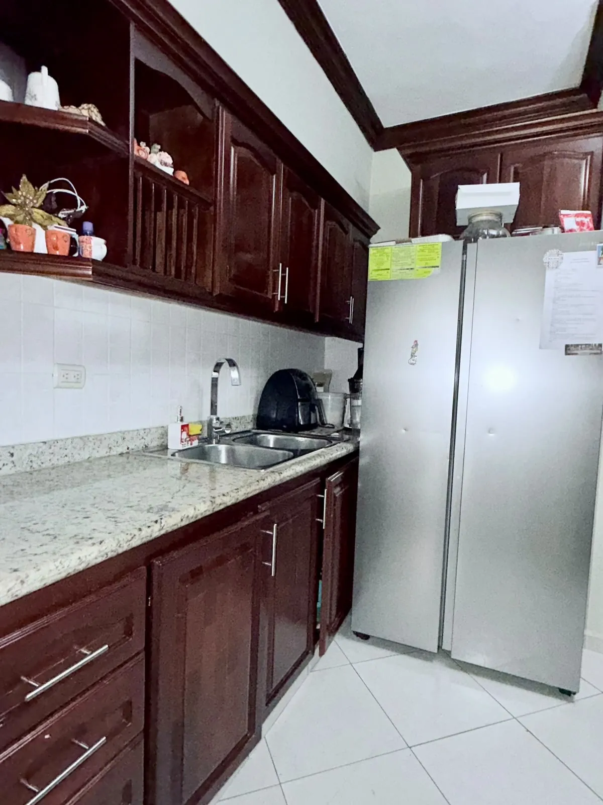 Apartamento 2do nivel amplio con excelente precio