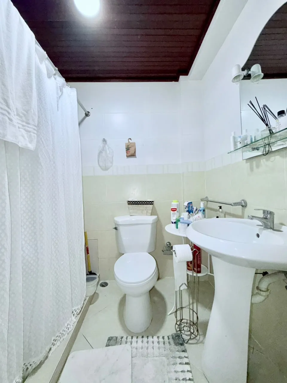 Apartamento 2do nivel amplio con excelente precio