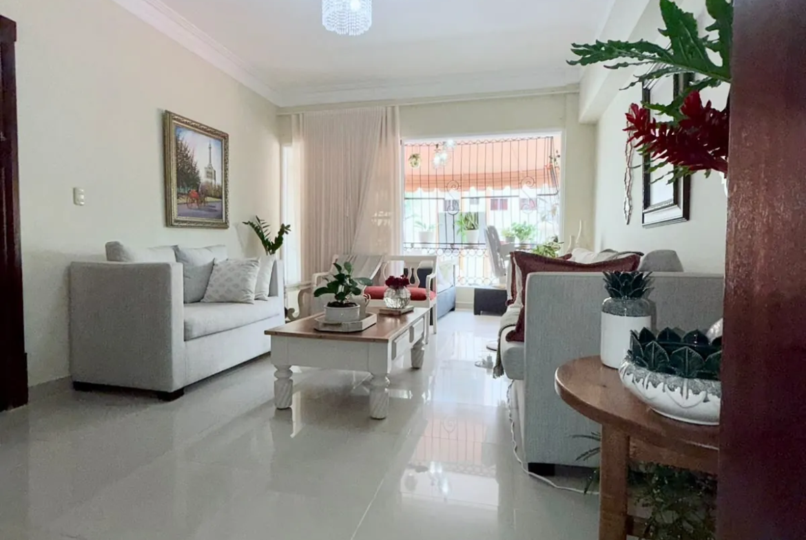 Apartamento 2do nivel amplio con excelente precio