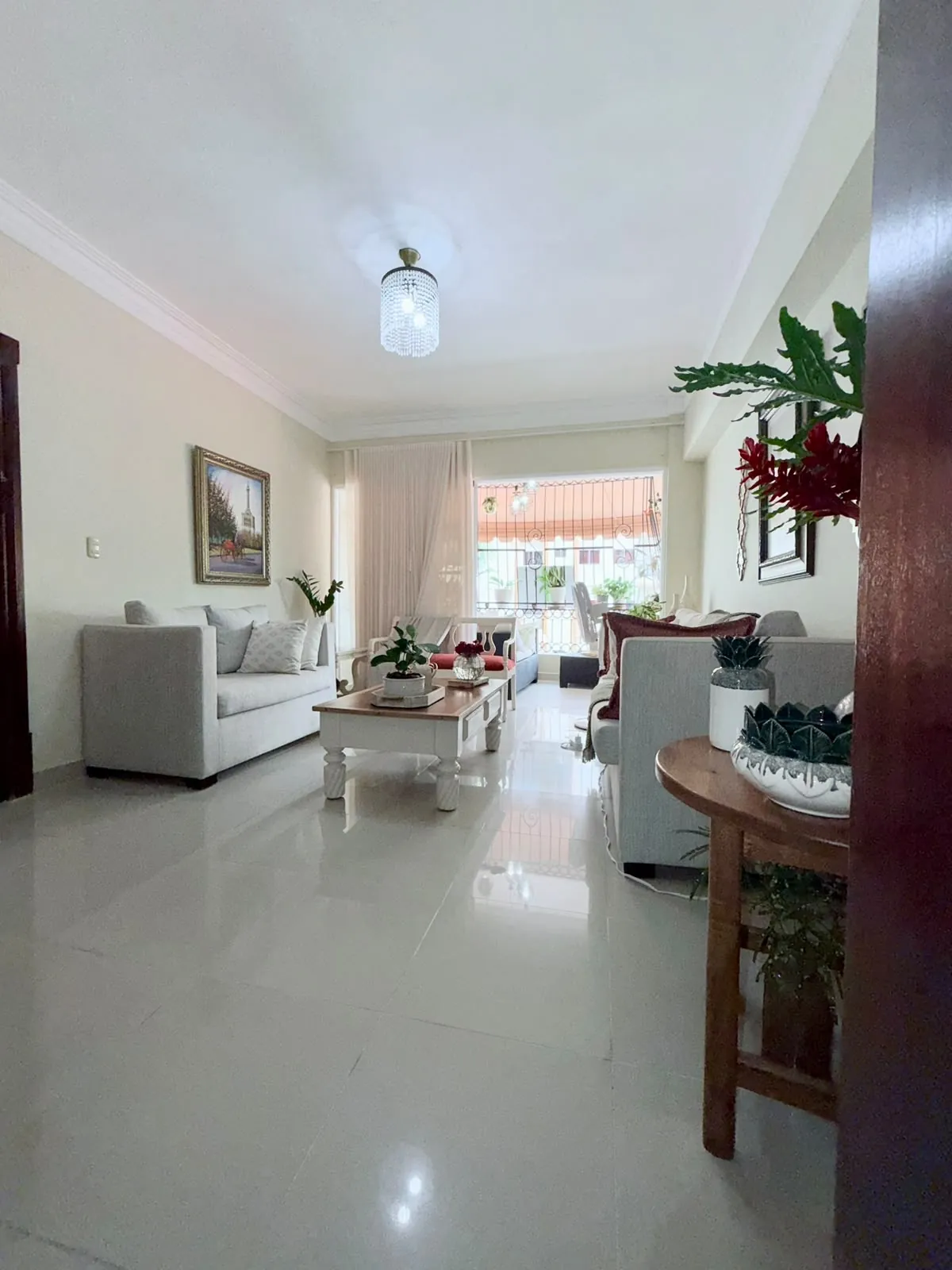 Apartamento 2do nivel amplio con excelente precio