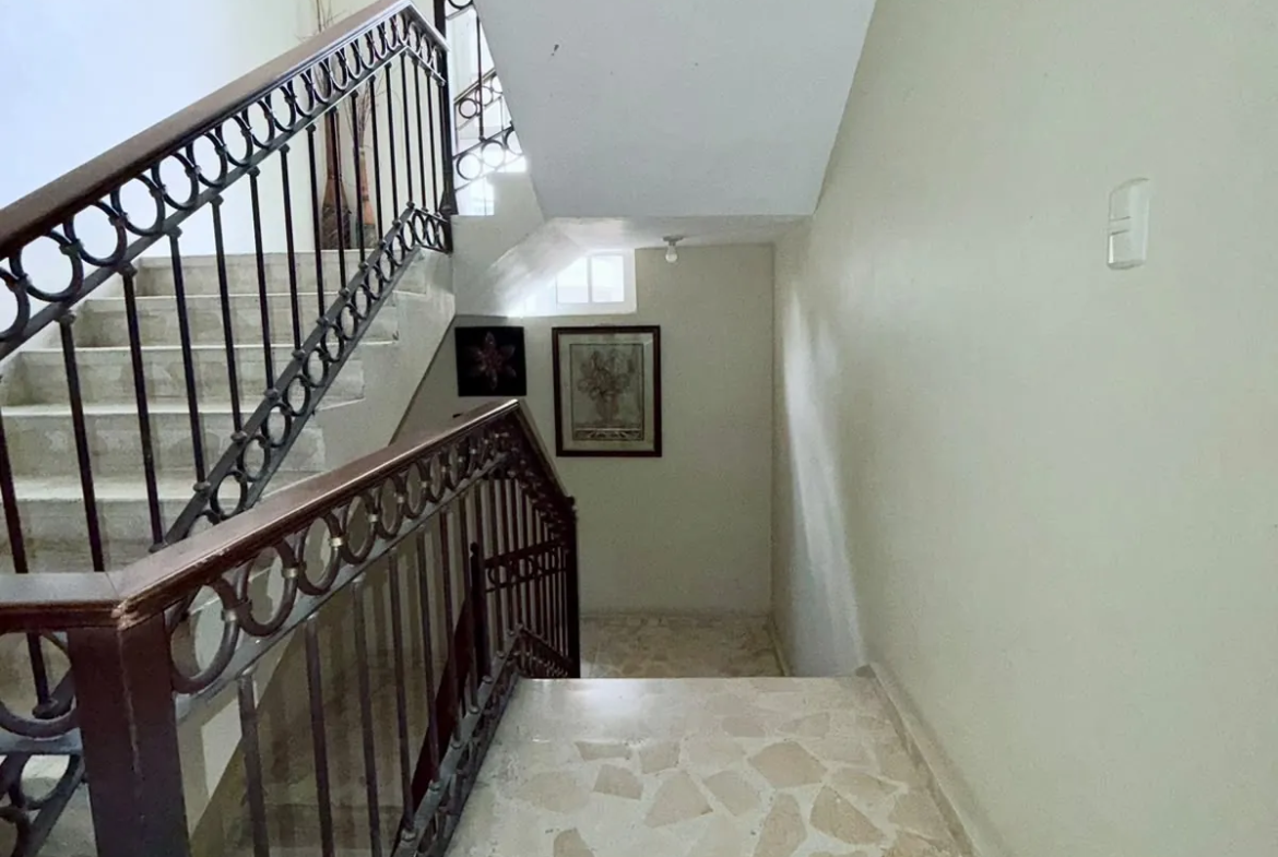 Apartamento 2do nivel amplio con excelente precio