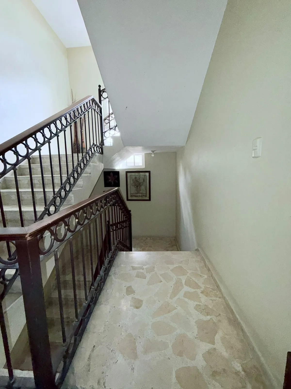 Apartamento 2do nivel amplio con excelente precio