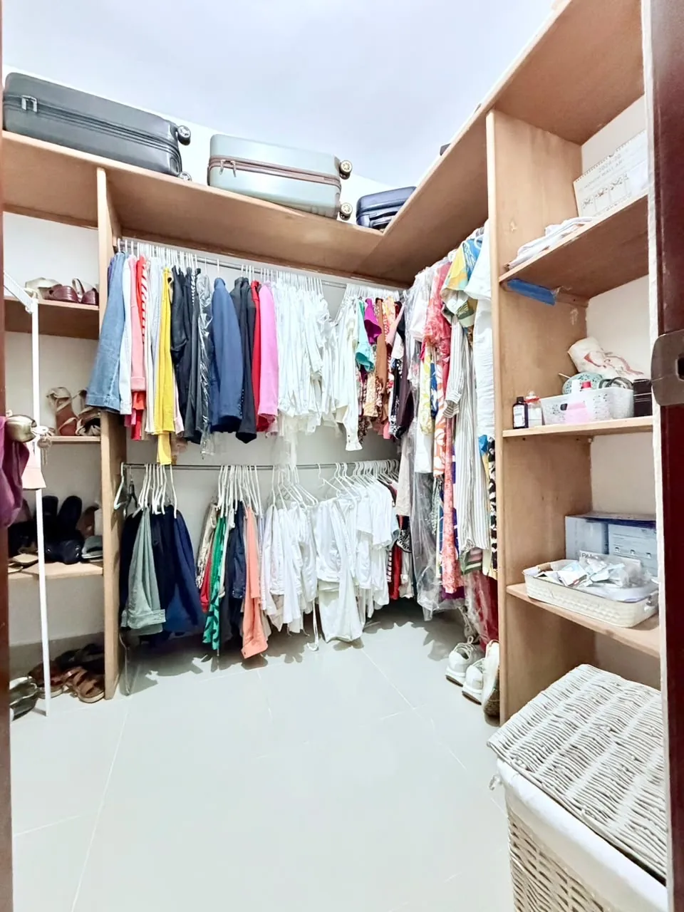 Apartamento 2do nivel amplio con excelente precio