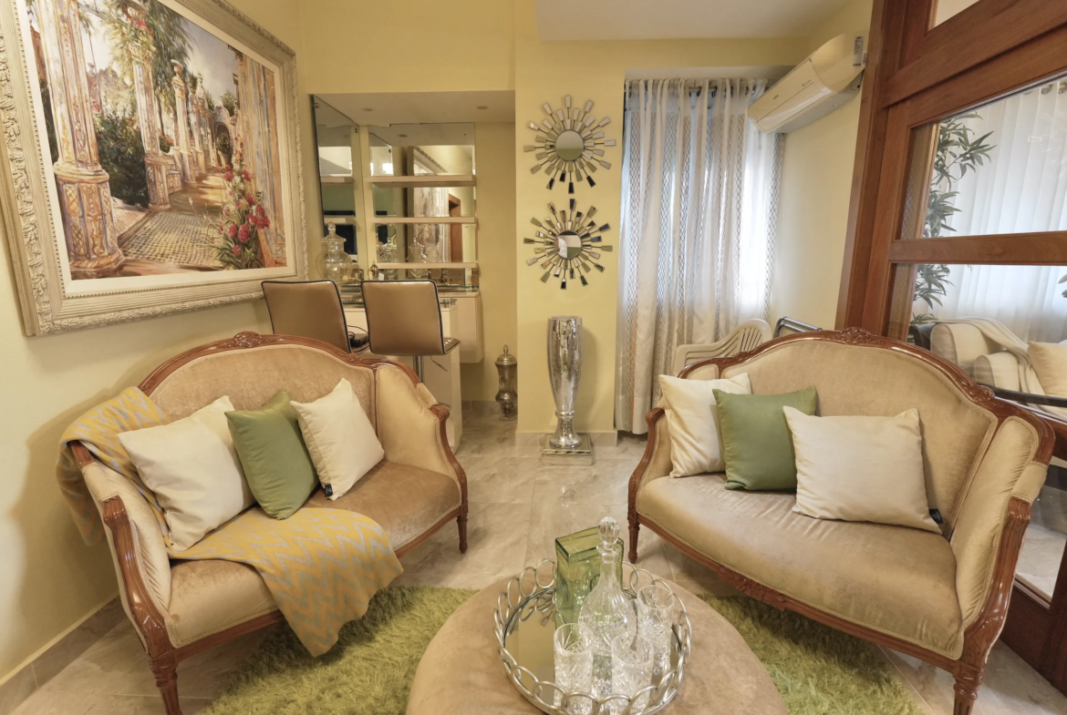 Apartamento de Lujo con ascensor, enorme balcón y parqueo techado