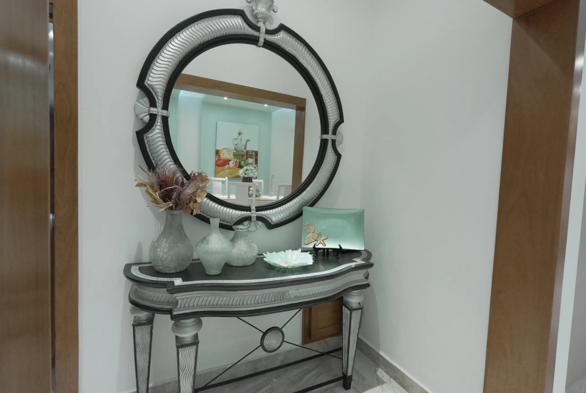 Apartamento de Lujo con ascensor, enorme balcón y parqueo techado
