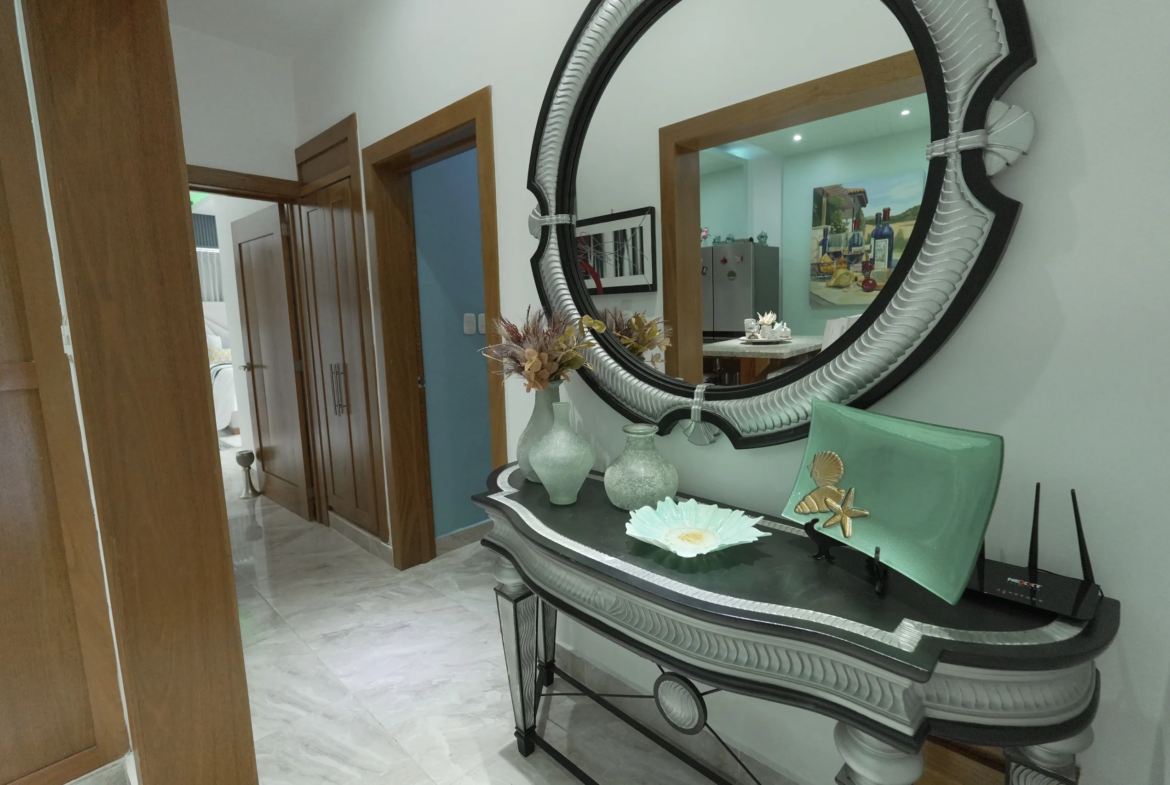 Apartamento de Lujo con ascensor, enorme balcón y parqueo techado