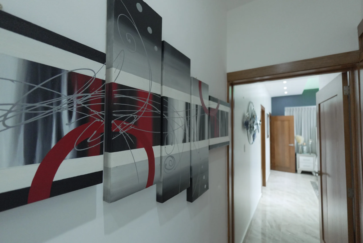 Apartamento de Lujo con ascensor, enorme balcón y parqueo techado
