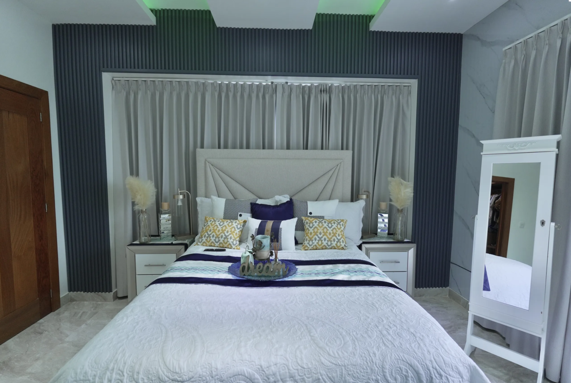 Apartamento de Lujo con ascensor, enorme balcón y parqueo techado