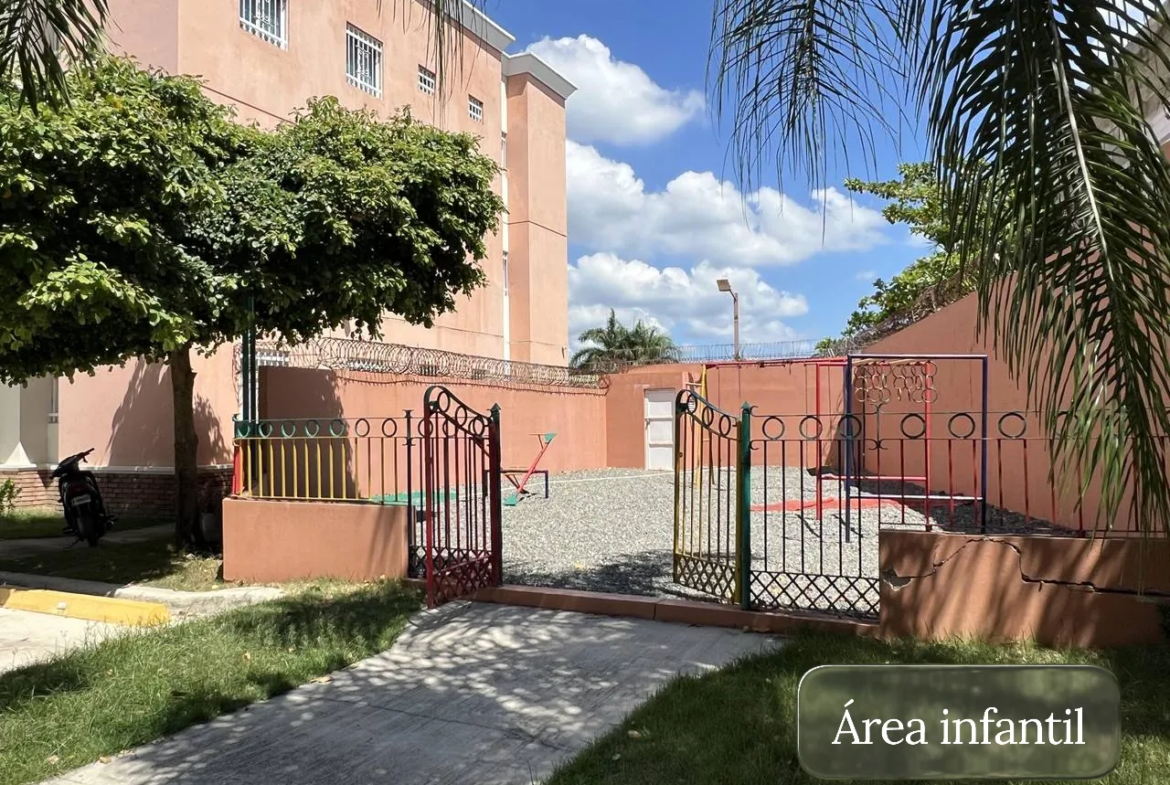 Primer nivel con patio enorme y 2 cocinas