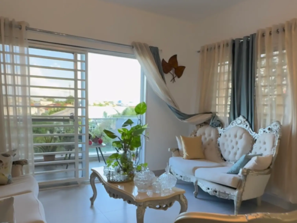 Fresco penthouse en urb. cerrada cerca del Jumbo