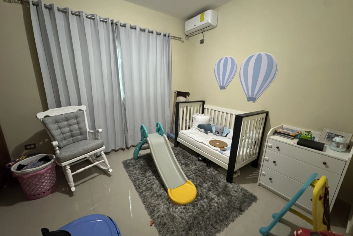 Primer nivel de 2 habitaciones y área de lindero privada