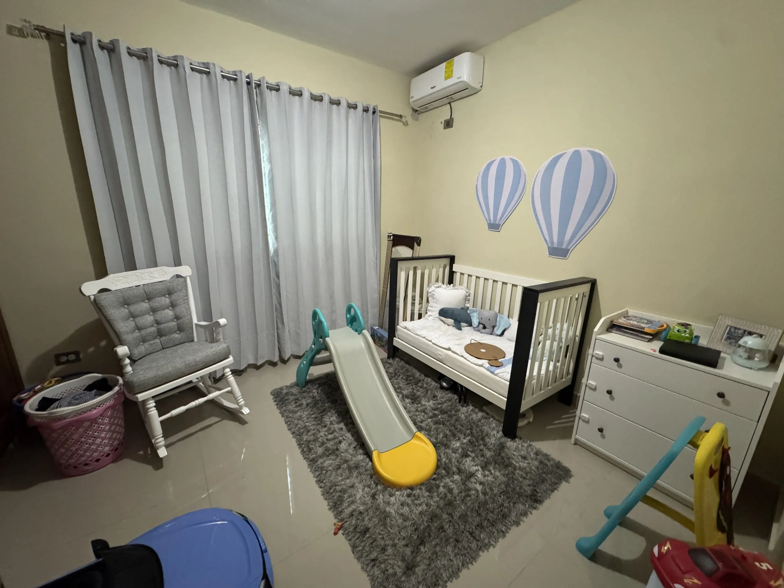Primer nivel de 2 habitaciones y área de lindero privada