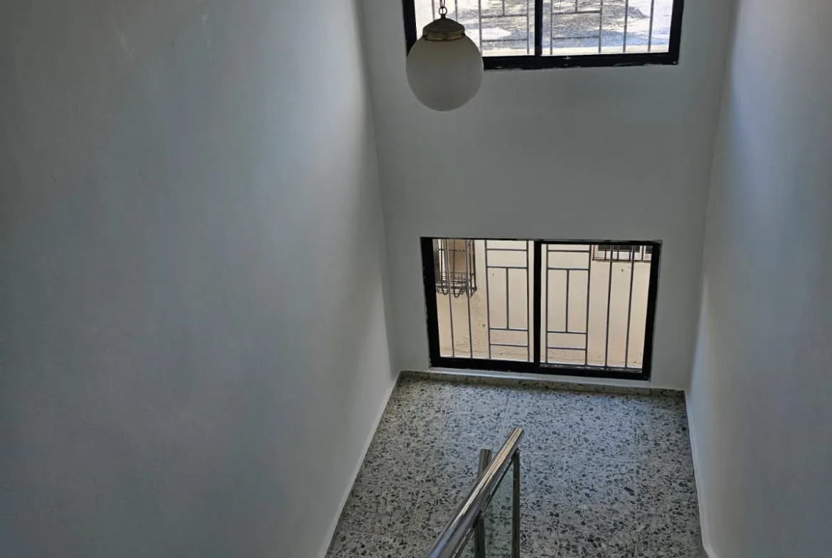 Casa muy amplia, cada hab. con su baño + terraza + kiosko