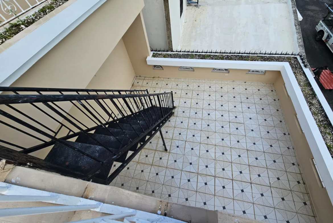 Casa muy amplia, cada hab. con su baño + terraza + kiosko