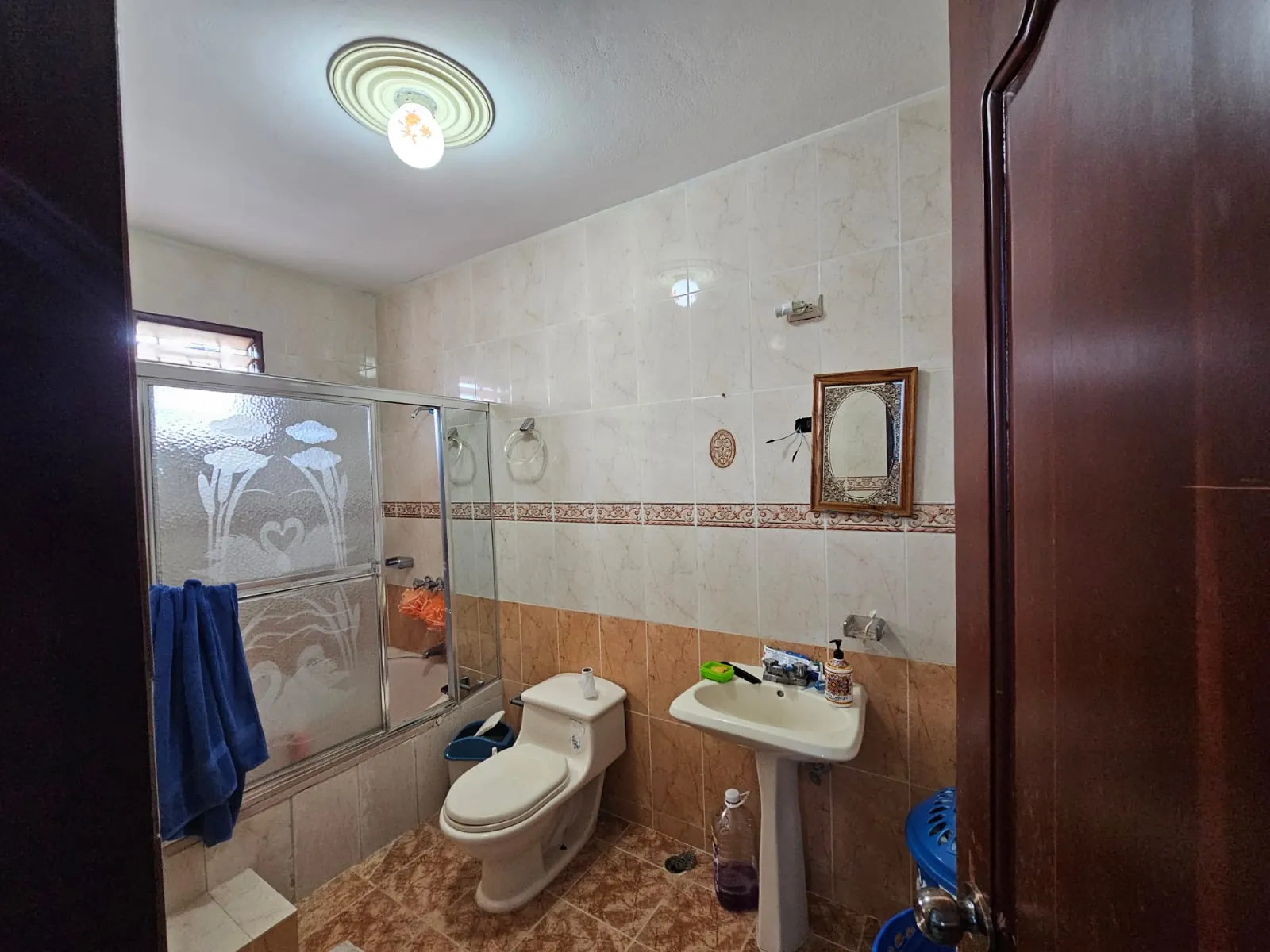 Casa muy amplia, cada hab. con su baño + terraza + kiosko