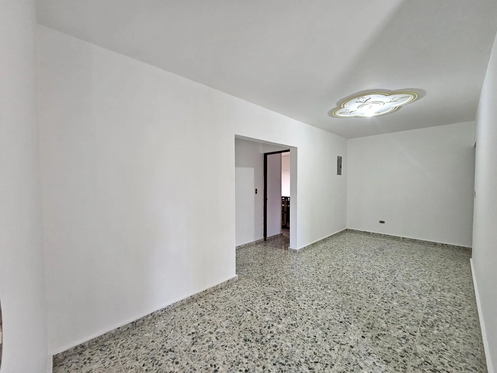 Casa muy amplia, cada hab. con su baño + terraza + kiosko