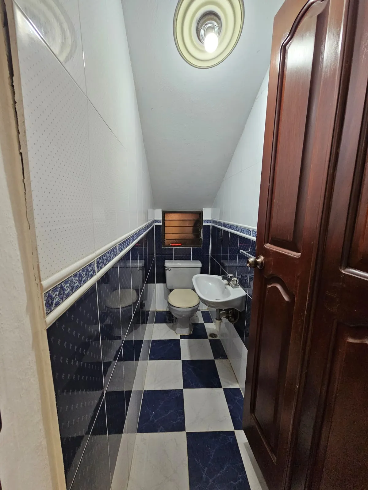 Casa muy amplia, cada hab. con su baño + terraza + kiosko
