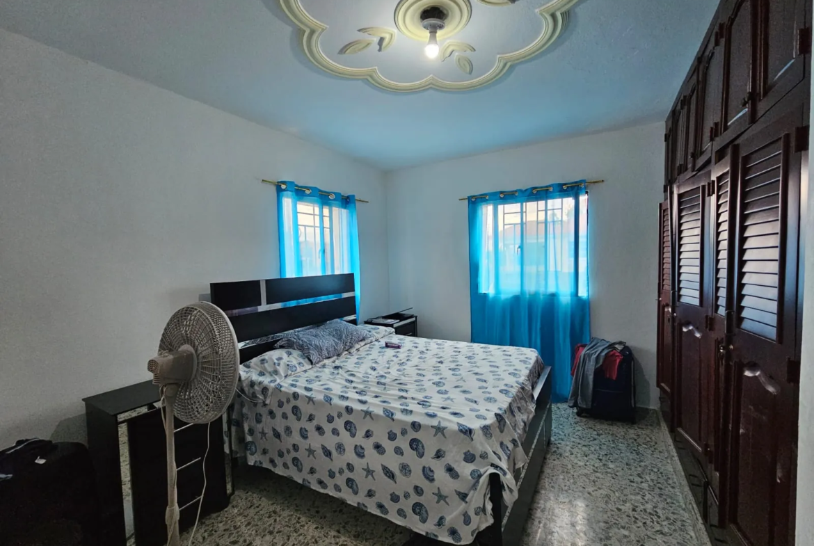 Casa muy amplia, cada hab. con su baño + terraza + kiosko