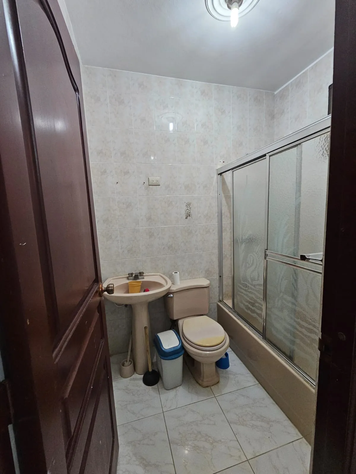 Casa muy amplia, cada hab. con su baño + terraza + kiosko