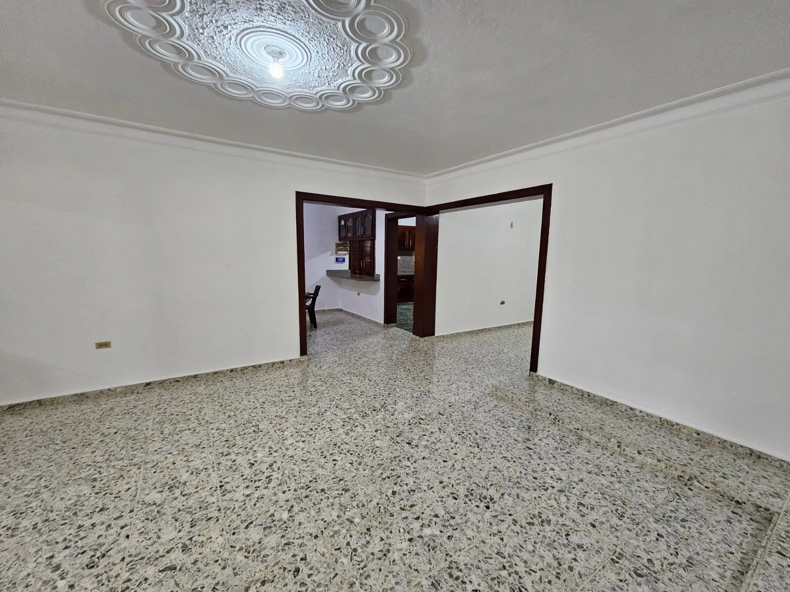 Casa muy amplia, cada hab. con su baño + terraza + kiosko