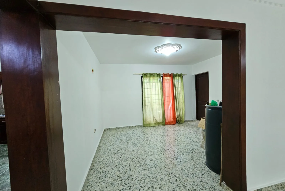 Casa muy amplia, cada hab. con su baño + terraza + kiosko